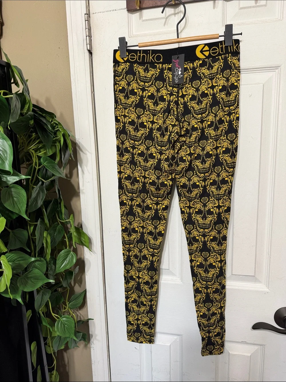ethika Black Leggings with Yellow Skull Print